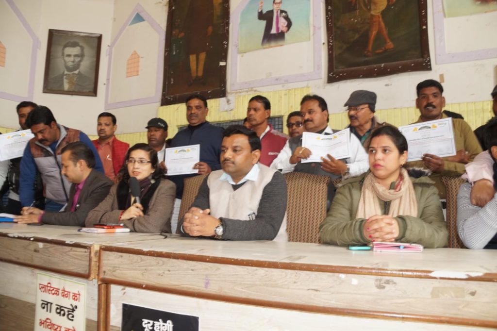 नगर को स्वच्छ व सुंदर बनाने वाले पर्यावरण मित्रो को किया मेयर ने सम्मानित,,,।