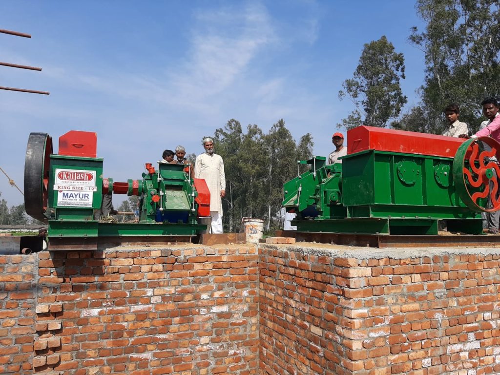 मेयर गौरव गोयल ने गन्ना क्रेशर को चालू कर किया उद्घाटन
