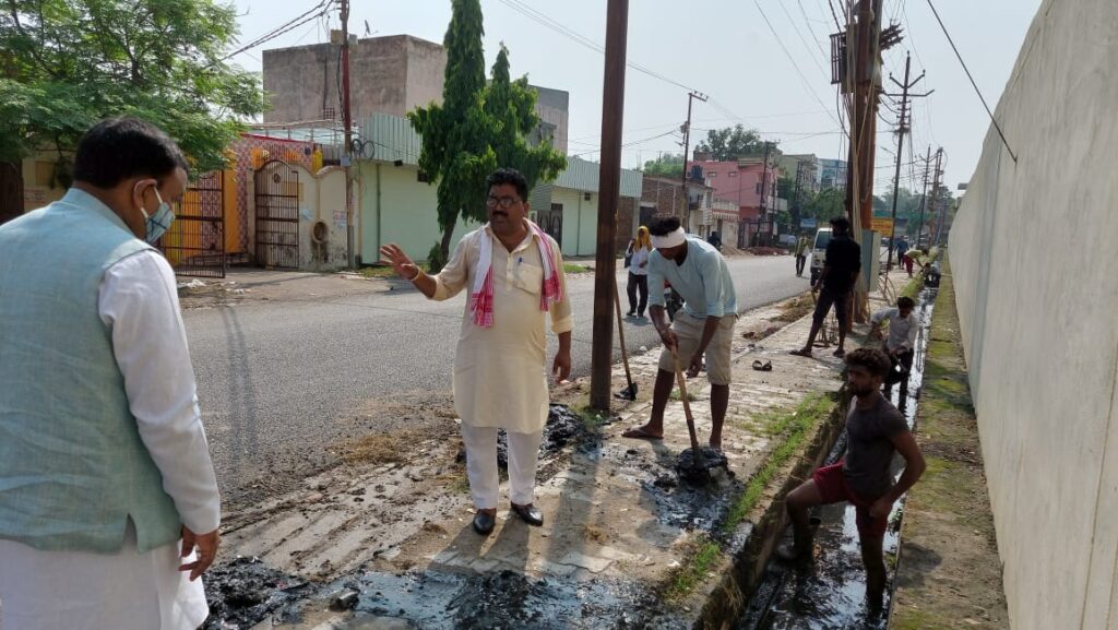नालों की सफाई व निर्माण युद्ध स्तर पर होने के बावजूद हल्की बरसात में रुड़की क्यों हो जाती है जलमग्न,,,।