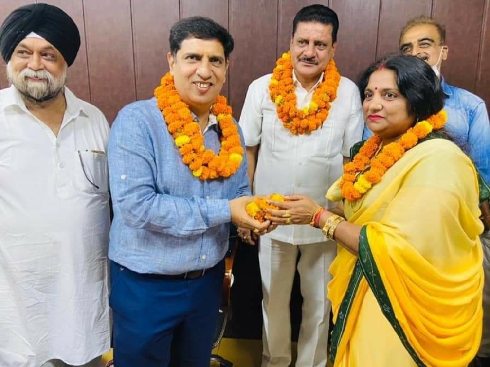 मंडी अध्यक्ष बृजेश त्यागी व उपाध्यक्ष नीरज सैनी का शहर विधायक बत्रा ने किया गर्मजोशी से स्वागत,,,।