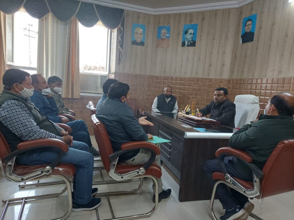 नगर निगम संस्थान  जनता की सेवा करने तथा उनके समस्याओं के समाधान के लिए बनी,जनहित सर्वोपरि होना चाहिये,,,।