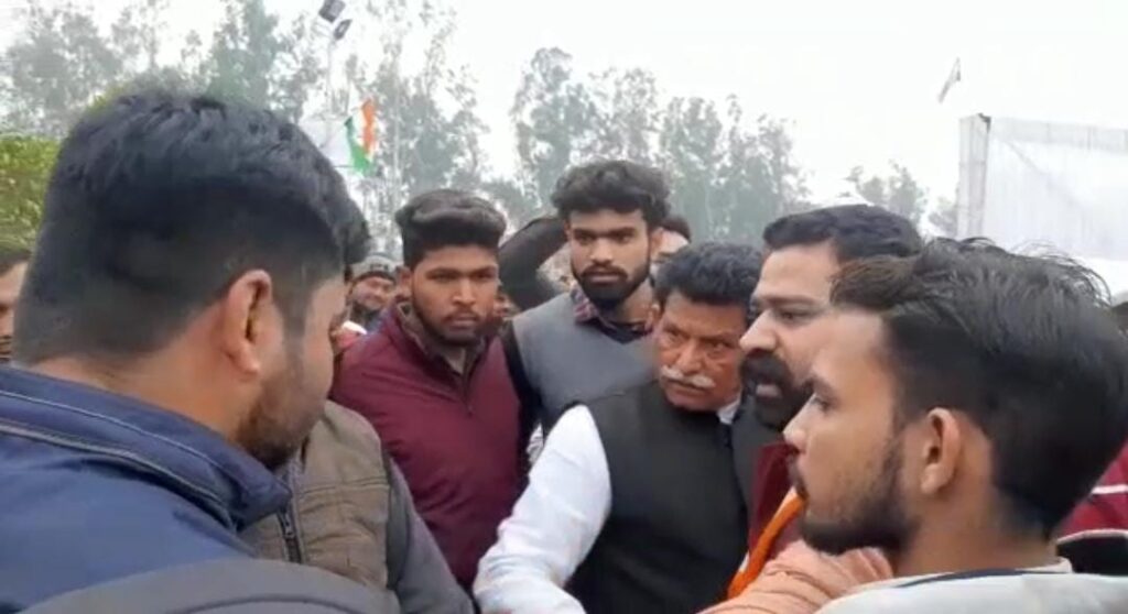 शिक्षा नगरी रुड़की में पुलिस ,नेता ओर पत्रकारों में आख़िर क्यों हो रही मारपीट,कहीं सोची समझी साजिश या कुछ ओर है मामला,,,,।