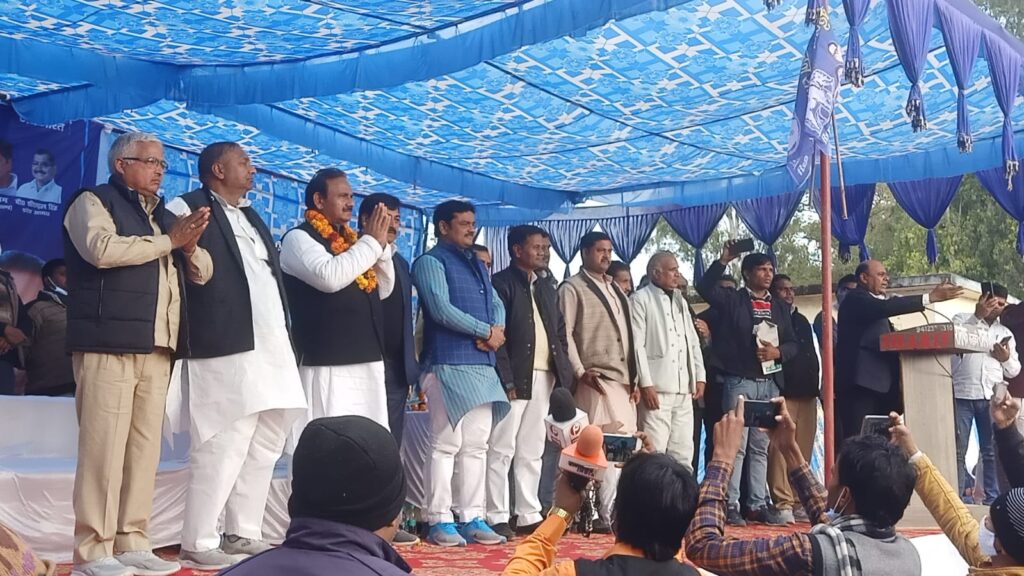 बसपा के दिग्गजों पूर्व विधायक मो0 सहजाद ने क्षेत्र के सर्वांगीण विकास के लिये वोट की कि अपील,,,,