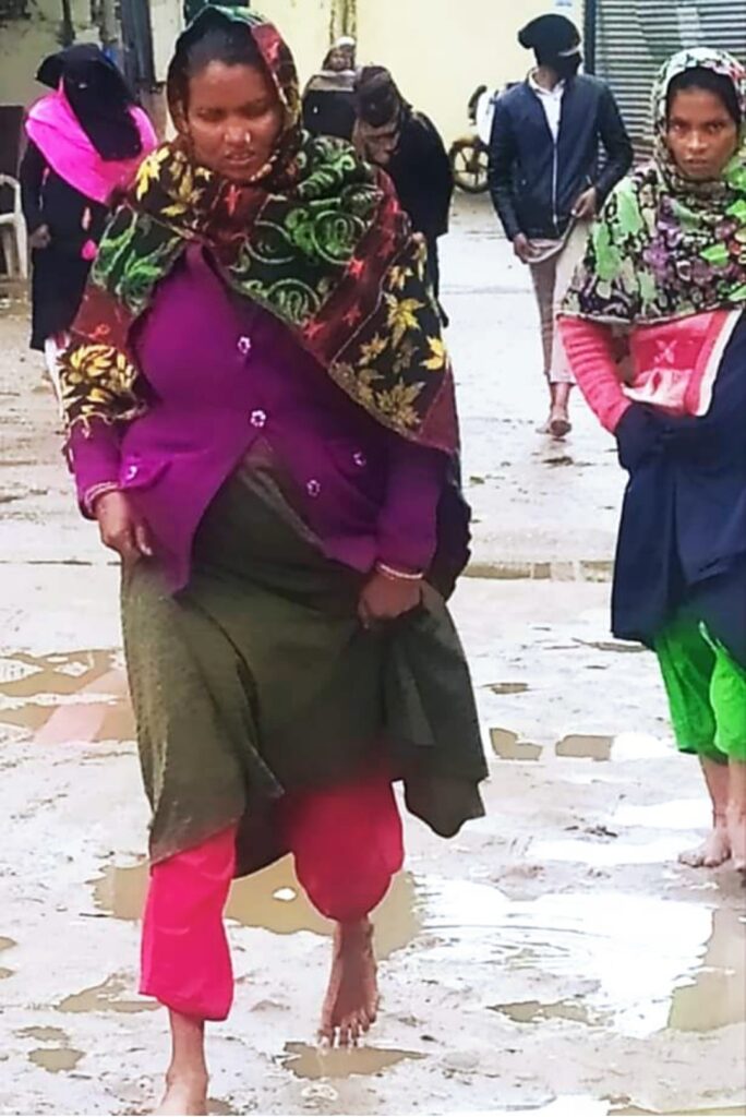 कड़कड़ाती ठंड में कारोबारी परेशान,करोड़ो बैंक खातों में श्रद्धालुओं के लिये नही माकूल इंतजाम,,,,।