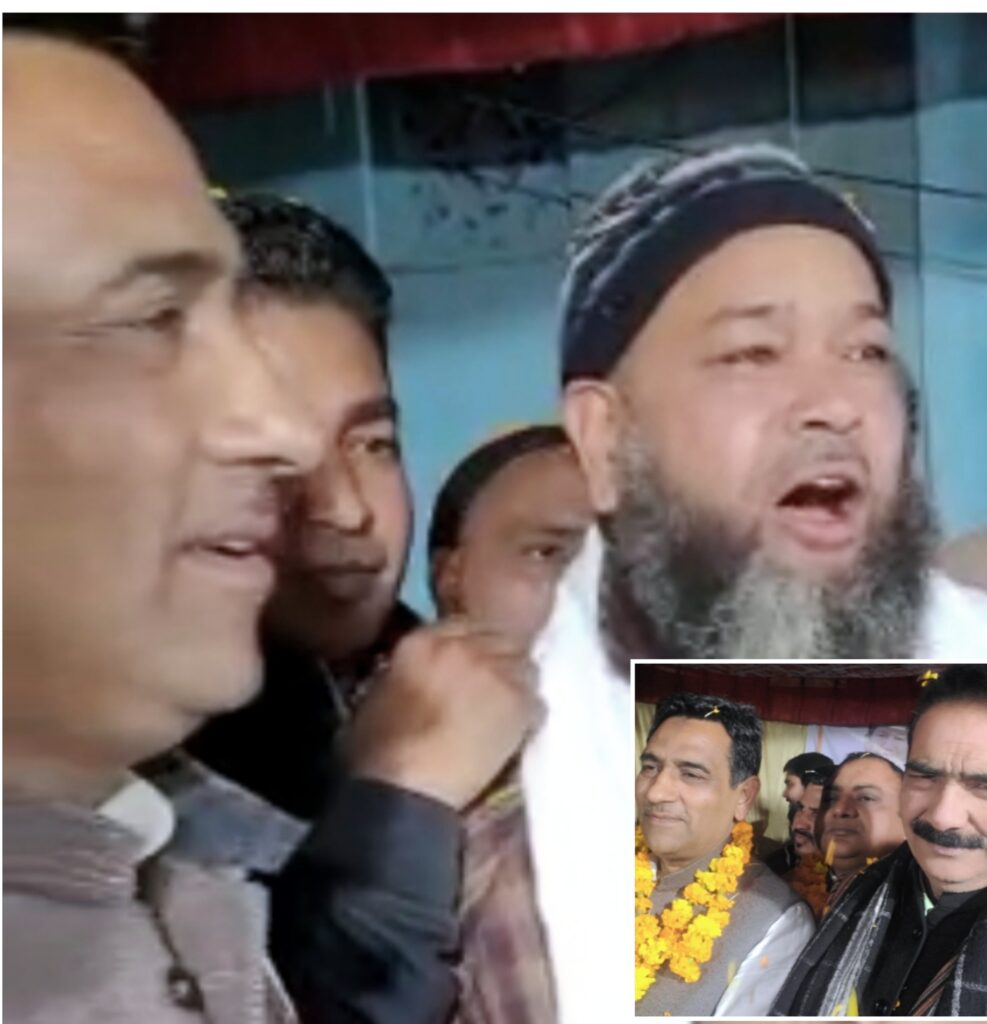 हाजी लाला ने भेंट की 21000 की थैली , अकरम प्रधान व राव इरफान ने बताया विकास पुरुष,,,
