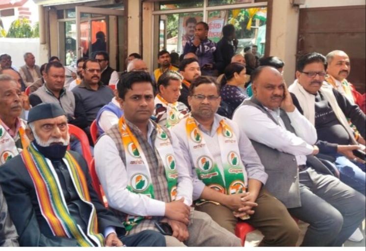 रुड़की व खानपुर लक्सर से टिकट की दौड़ में नकारे गये कोंग्रेशियो ने खोला जनता की समस्या के लिये रुड़की में कार्यालय ,तरह तरह की चर्चाओं को मिला बल,,,,