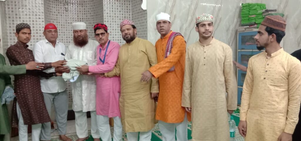 पीर गायब की कदीम मस्जिद में रमज़ानुल मुबारक की दसवीं शब को कुरआन पाक का खत्म , फातिहा खानी और ज़िक्र की महफ़िल हुई सम्पन्न,,,,