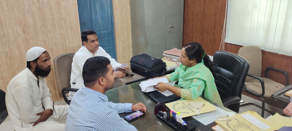 अकारण विधुत कटौती की समस्या को लेकर एक्शन विधुत विभाग से मिले विधायक फुरकान,,,।