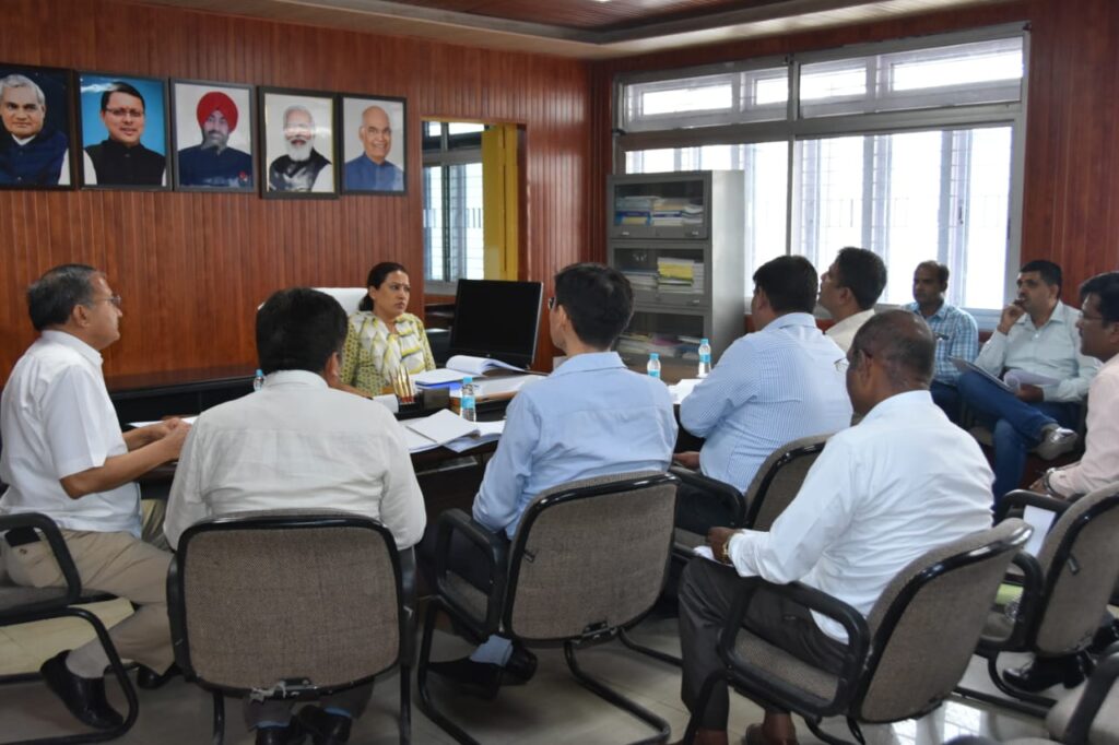 मंत्री रेखा आर्य  द्वारा खाद्य, नागरिक आपूर्ति एवं उपभोक्ता मामले विभाग की विभिन्न योजनाओं के संबंध में चर्चा, विभागीय अधिकारियों को दिये जरूरी दिशा निर्देश,,,