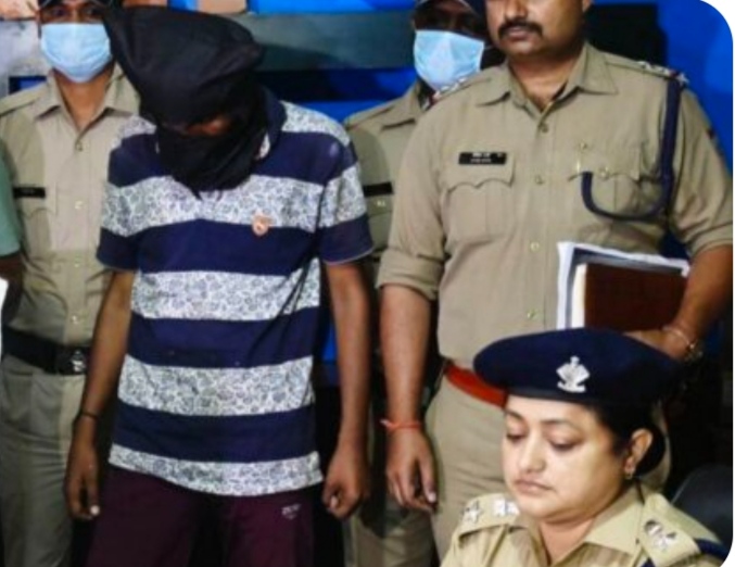 चोरी की पिस्तौल व  कारतूस के साथ लूट के आरोपी को पुलिस ने किया गिरफ्तार,,,,