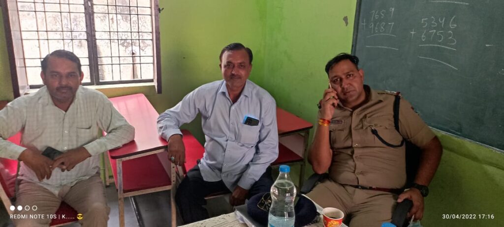 ईद-उल-फितर के त्यौहार को लेकर थानाअध्यक्ष बहादराबाद ने बढ़ेडी राजपुतान के प्राइमरी स्कूल में गाँव के जिम्मेदार लोगों के साथ शांति समिति की बैठक,,,,,