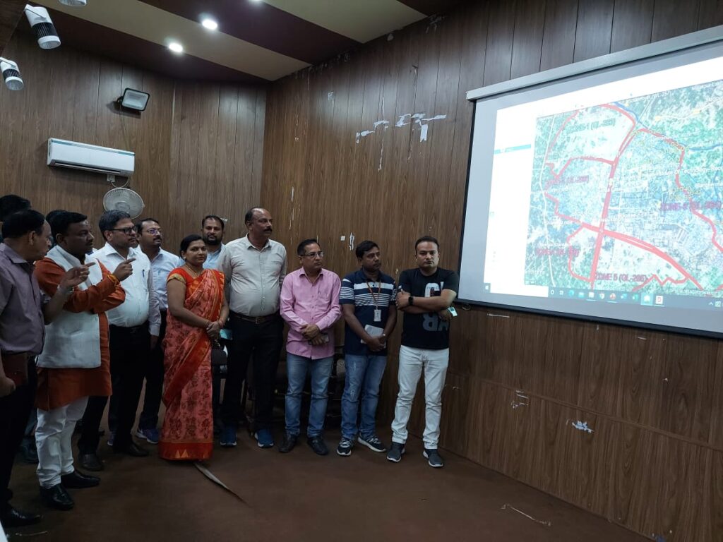 नगर निगम क्षेत्र को फीड बैक इंफ्रा प्राइवेट कंपनी दिल्ली ने तीन भागों में विभाजित कर जल भराव की  समस्या का किया जा रहा समाधान ,,,,