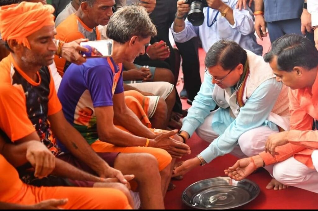कावड़ मेले के सुचारू प्रबंधन के लिए सामाजिक संस्थाओं, स्वयंसेवी संस्थाओं, शासन एवं जिला प्रशासन की भी की मुख्यमंत्री ने सराहना,,,