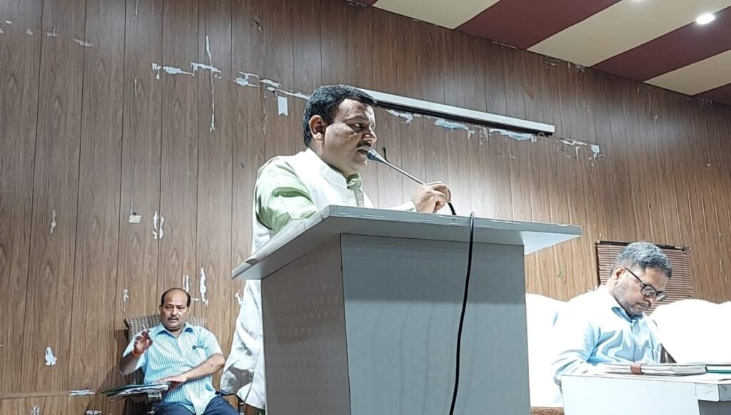 इस वर्ष पूरा देश आज़ादी की 75 वीं वर्षगांठ “आज़ादी का अमृत महोत्सव” के रूप में मना रहा है,इसलिये रूडकी नगर में भी राष्ट्रवाद और देशभक्ति की झलक देखने को मिलेगी,,,नगर आयुक्त व जॉइंट मजिस्ट्रेट रूडकी विजय नाथ शुक्ला