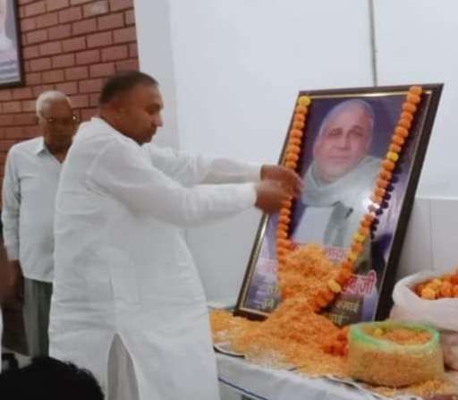 बहुजन नायक कांशीराम की 16 वी पुनः तिथि पर विधायक शहजाद व समर्थकों ने अर्पित किये श्रद्धा के फूल,,,