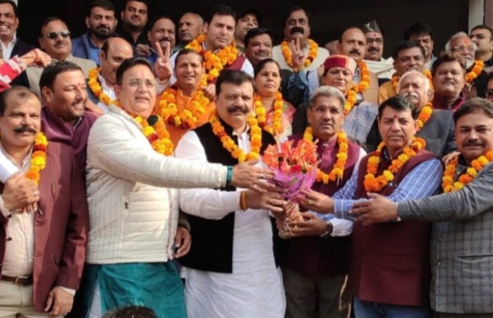रुड़की जिले की नवनियुक्त कार्यकारिणी का अध्यक्ष व गणमान्य भाजपाइयों ने फूलमालाओं से किया स्वागत,,,