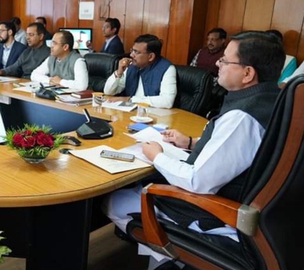 मुख्यमंत्री धामी ने की सचिवालय में बैठक ,,,