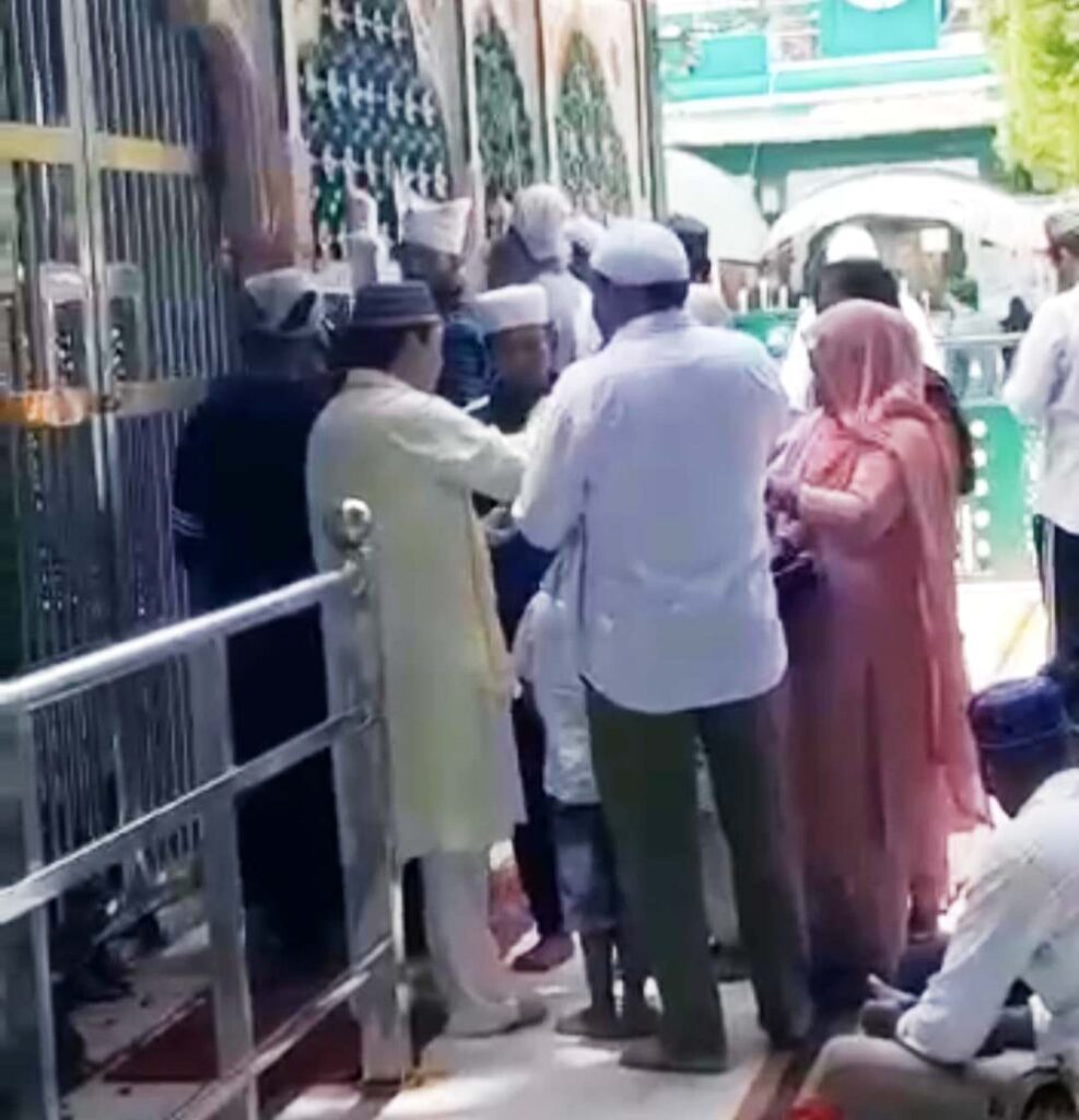 मामला अवैध उगाही: दरगाह ऑथोरिटी वीडियो देख क्या सम्बन्धित जिम्मेदार सुपरवाइजर व पीआरडी पर करेगी कार्यवाही,,,?