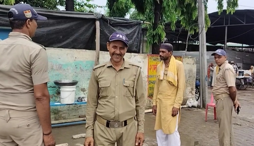 प्रबंधक के आदेश पर साबरी गेस्ट हाउस के सामने पुनः अतिक्रमण को हटाने पहुंची पीआरडी जवानों की टीम,,,