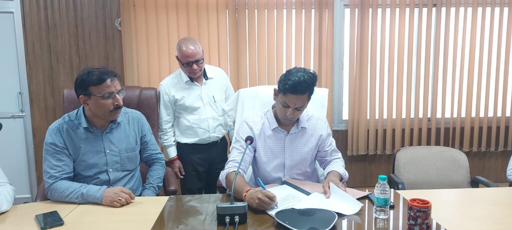 मां गंगा का आशीर्वाद लेकर आईएएस अंशुल सिंह उपाश्य्क्ष हरिद्वार-रूडकी विकास प्राधिकरण का किया पदभार ग्रहण,,,