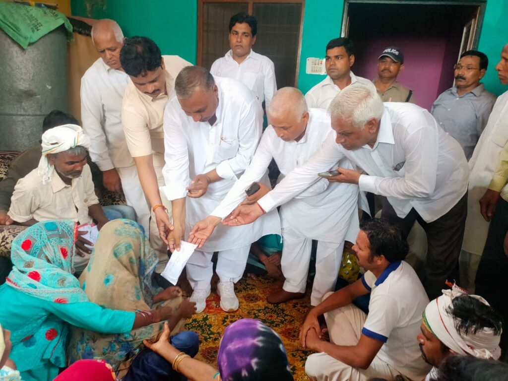 बसपा बेलडा पीड़ित परिवारों  के साथ हमेशा रहेगी खड़ी,,,लक्सर विधायक मौ0 शहजाद