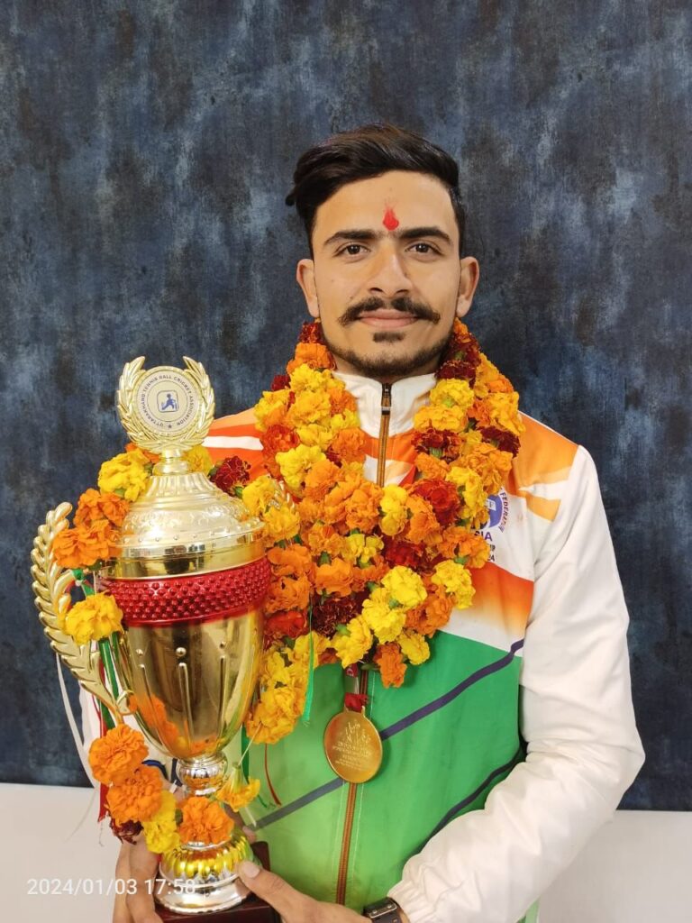 तीन दिवसीय एशिया कप “टेनिस बॉल किक्रेट प्रतियोगिता” में रावली महदूद निवासी मनीष सैनी ने जीता गोल्ड मेडल ,,,