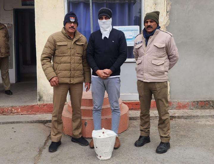 अंडे की ठेली लगाने वाले आकाश की हत्या बाल्टी से पीट-पीट कर हुई थी, मुख्य आरोपी को गिरफ्तार कर पुलिस ने 12 घंटो के भीतर हत्याकांड का किया पर्दाफाश