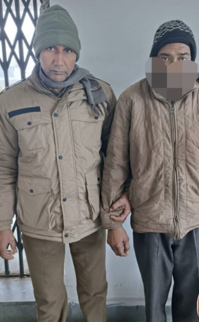 पुलिस ने अफजल उर्फ झाला पुत्र नसीम निवासी ग्राम खेमपुर थिथौला मंगलौर के पास से 260 ग्राम चरस बरामद कर किया मुकदमा दर्ज,,,