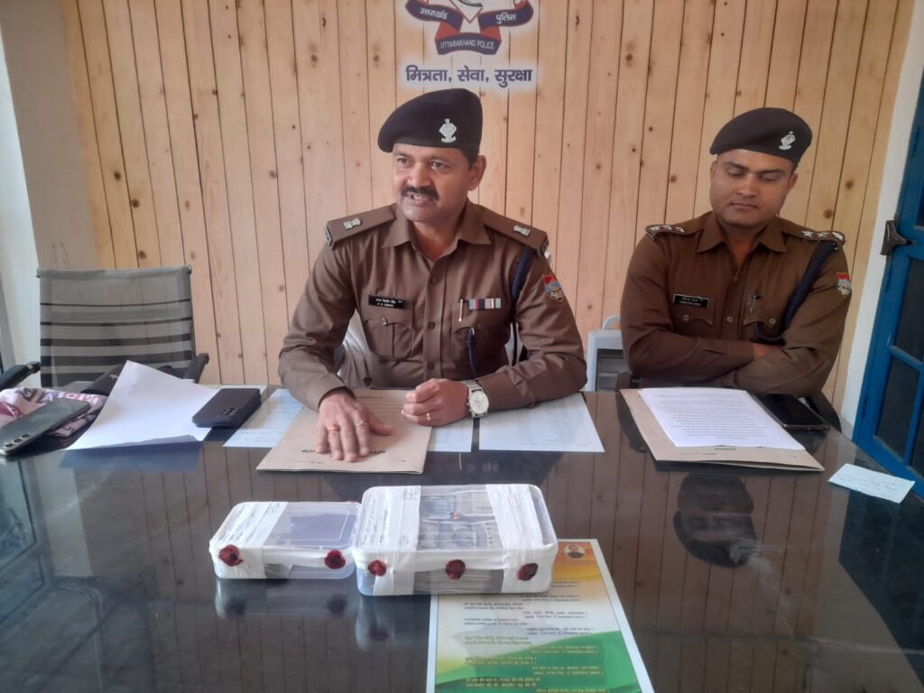 नकबजनी करने वाले अंतर्जनपदीय गिरोह का पर्दाफाश करते हुए गिरोह के दो सदस्यों को रुड़की सिविल लाइन कोतवाली पुलिस ने किया गिरफ्तार,,,