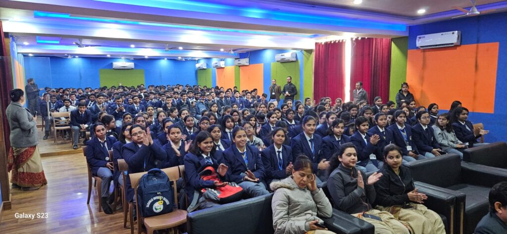 कप्तान प्रमेन्द्र डोबाल के निर्देश व एसपी देहात स्वप्न किशोर के निर्देशन में बाजुहेड़ी स्थित उत्तरांचल यूनिवर्सिटी रुड़की में कलियर थाना पुलिस की ओर से एक सेमिनार का हुआ आयोजन,,,