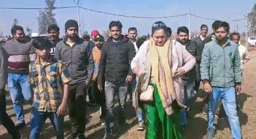 लोकसभा प्रतियासी जेसीपी पार्टी की राष्ट्रीय अध्यक्ष भावना पांडेय क्षेत्र में कर रही लगातार तूफानी दौरे,,,