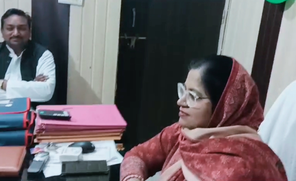 जांच की दस दिन समयसीमा पूर्ण होने पर दरगाह प्रबंधक रजिया बेहरोज ने चादर पोशी कर निपटाया कार्यालय का कामकाज,,,