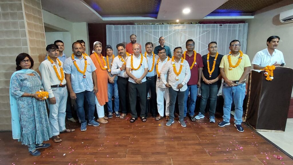 देश की सबसे बड़ी पत्रकारों की संस्था एनयूजे (आई) की जिला हरिद्वार इकाई की एक आमसभा हाईवे स्थित एक होटल में हुई आयोजित,,,