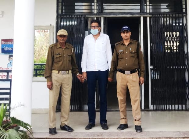 बहादराबाद पुलिस ने एक बड़े ऑपरेशन के तहत हरियाणा में धोखाधड़ी, मारपीट और अन्य अपराधों में वांछित अपराधी अनिल भल्ला को हरियाणा के पंचकूला से किया गिरफ्तार,,,