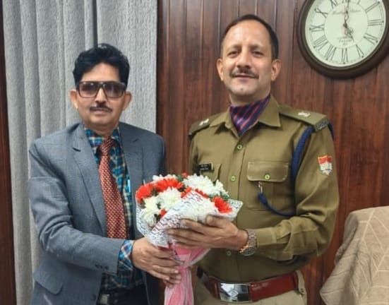 नवनियुक्त एसपी देहात शेखर सुयाल के पदभार ग्रहण करने पर कवि/शायर अफजल मंगलौरी ने किया स्वागत,,,