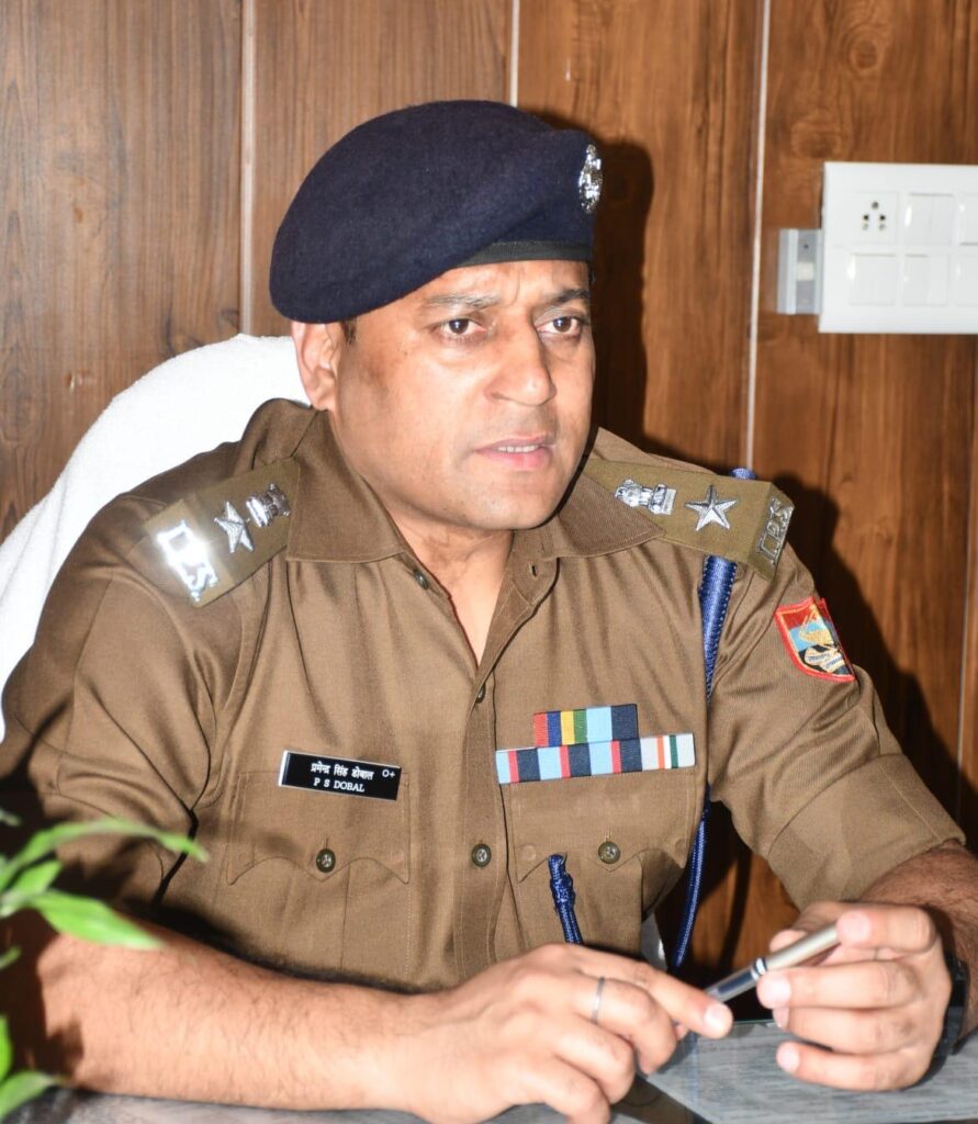 लूट की वारदात के बाद भाग रहे बदमाशों और पुलिस के बीच जंगल में आमना-सामना,एनकाउंटर में एक बदमाश ढ़ेर ,,,