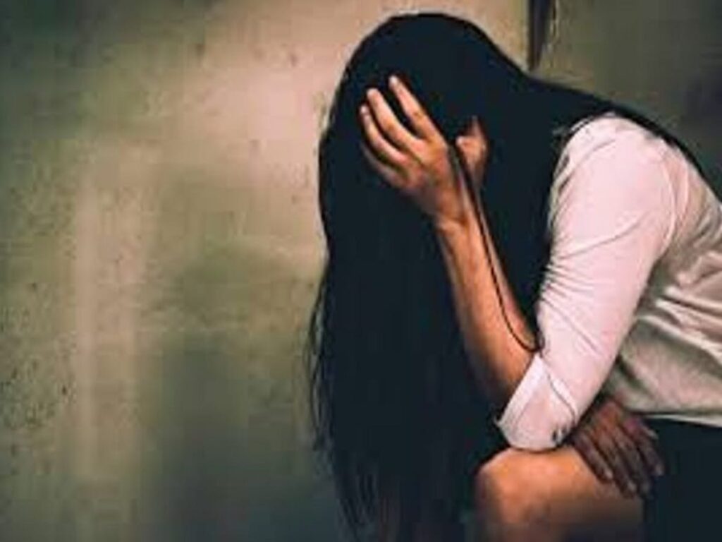 महिला दारोगा ने एक सिपाही पर लगाया दुष्कर्म का  आरोप लगाया,,,