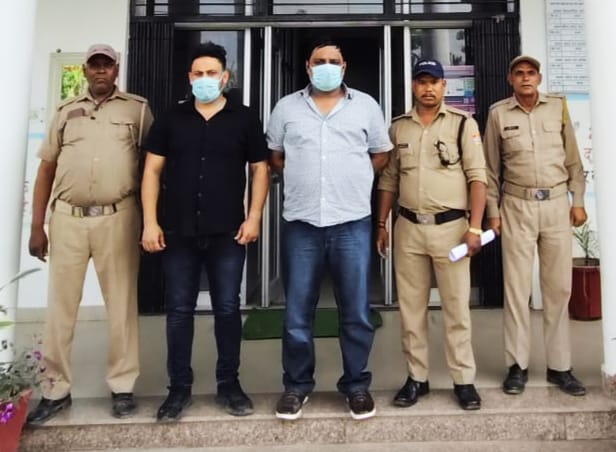 बहादराबाद थाना क्षेत्र में पुलिस ने दो फर्जी रिकवरी एजेंटों को किया गिरफ्तार निकाल दी हेगड़ी,,,