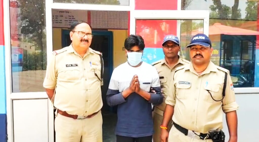 शादी समारोह में हथियार लहराकर कानून की धज्जियां उड़ाने की कोशिश एक युवक को पड़ गयी भारी,,,