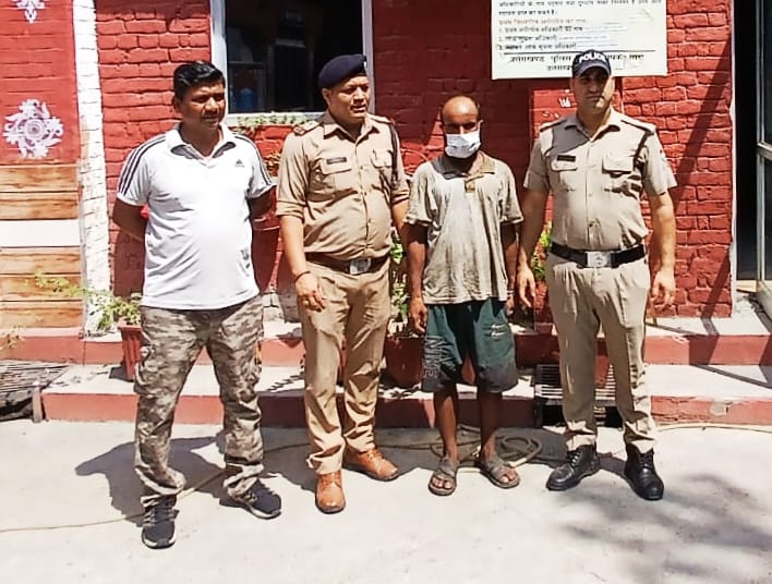 रोड़ीबेलवाला क्षेत्र में चार वर्षीय मासूम की बेरहमी से हत्या के मामले में फरार चल रहे आरोपी सूरज को हरिद्वार पुलिस ने लंबी मशक्कत और बेहतरीन मैनुअल पुलिसिंग के जरिए किया गिरफ्तार,,,