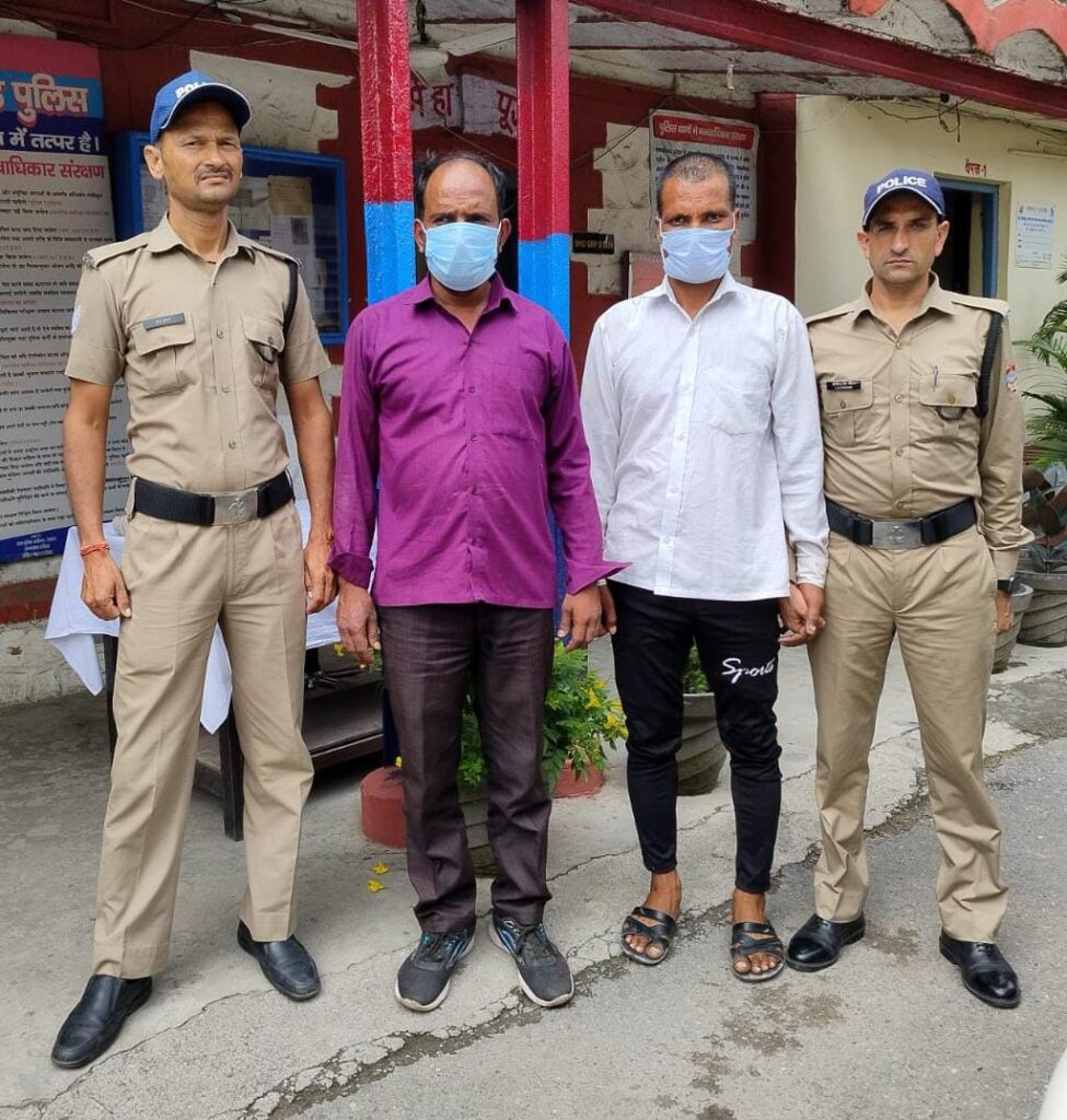कोल्ड ड्रिंक में नशीला पदार्थ मिलाकर उन्हें बेहोश किया गया और फिर उनके मंगलसूत्र, मोबाइल फोन और रुपये तक गायब,पुलिस ने धरा,,,
