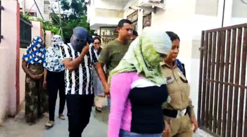 उत्तर हरिद्वार के भूपतवाला क्षेत्र में दिल्ली गेस्ट हाउस की आड़ में चल रहे देह व्यापार के धंधे का एंटी ह्यूमन ट्रैफिकिंग यूनिट (AHTU) ने किया भंडाफोड़,,,