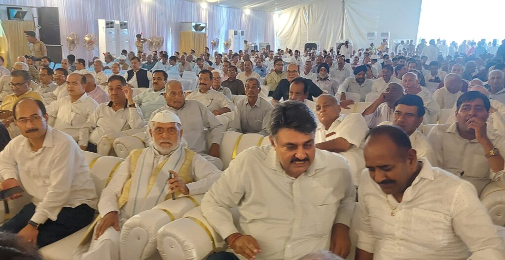बीएम शिक्षण संस्थान के अध्यक्ष,वरिष्ठ भाजपा नेता एवं पूर्व राज्यमंत्री पंडित मनोहर लाल शर्मा एडवोकेट की श्रद्धांजलि सभा में पूर्व मुख्यमंत्री सहित बड़ी संख्या में पक्ष विपक्ष जनप्रतिनिधियों, समाजसेवियों एवं गणमान्य लोगों ने पंडित मनोहर लाल शर्मा को श्रद्धांजलि की अर्पित,,,