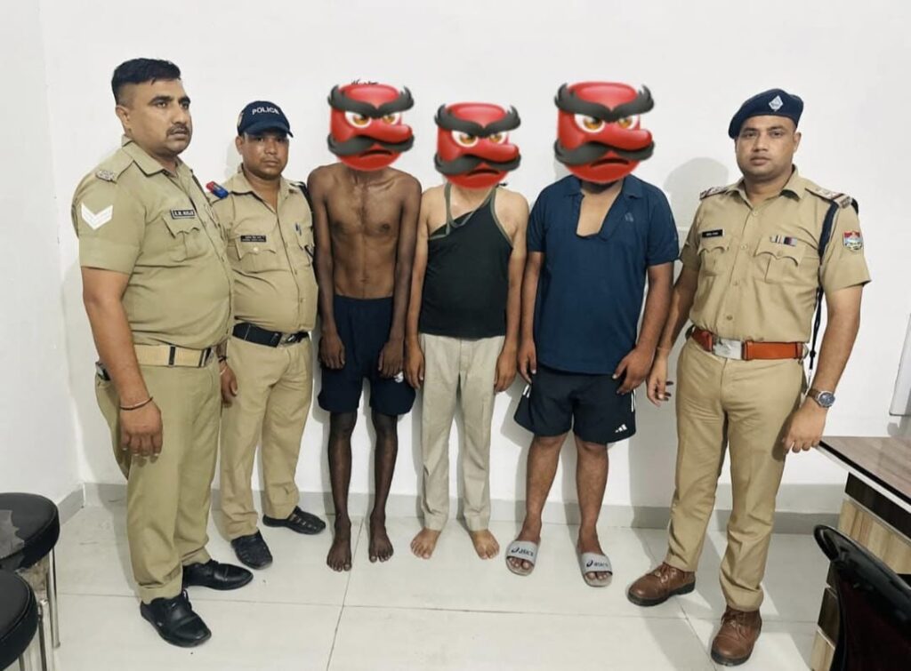 बहादराबाद टोल प्लाजा पर पुलिस टीम पर किए गए पथराव और सरकारी संपत्ति को नुकसान पहुंचाने के मामले में पुलिस ने तीन आरोपियों को किया गिरफ्तार,,,