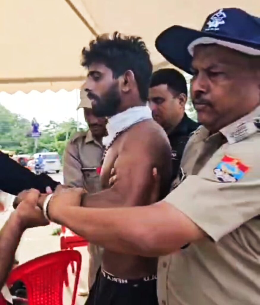 कांवड़ यात्रा के दौरान हरियाणा के रोहतक निवासी एक कांवड़ यात्री ने मानसिक तनाव के चलते आत्महत्या का किया प्रयास,,,