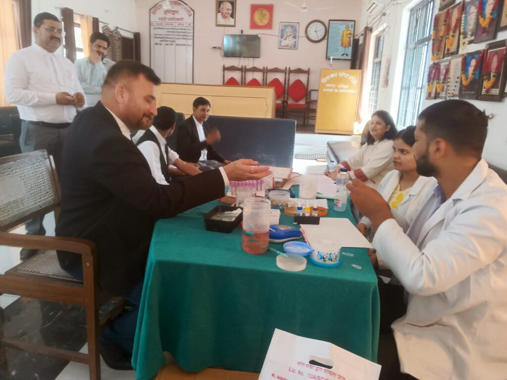 विश्व हेपेटाइटिस दिवस अधिवक्ताओं ने किया रक्तदान, कारागार में बंदियों की हुई जांच…