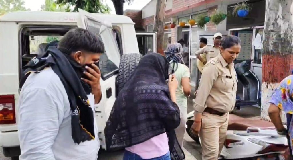 शहर के सबसे व्यस्त इलाकों में शुमार मलकपुर चुंगी स्थित होटल श्रीनिवास में लंबे समय से चल रहा था देह व्यापार का गोरखधंधा,