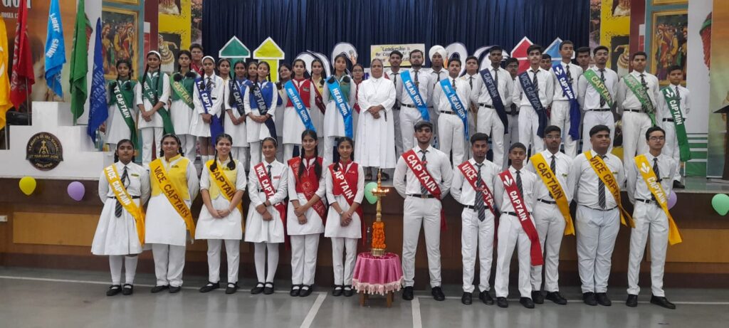 सेंट मैरी सीनियर सेकेंडरी स्कूल, हरिद्वार में इन्वेस्टिचर सेरेमनी 2025 का भव्य किया गया आयोजन,,,