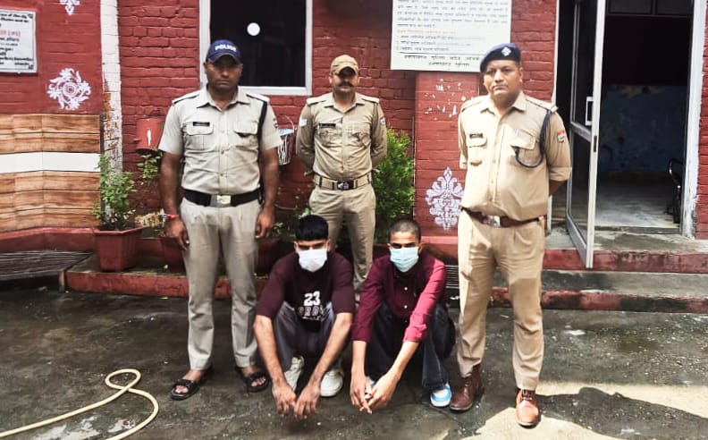 मोतीचूर फ्लाईओवर पर युवक को नीचे फेंककर गंभीर रूप से घायल करने वाले “पिल्ला गैंग” के दो आरोपियों को नगर कोतवाली पुलिस ने दबोच लिया,,,