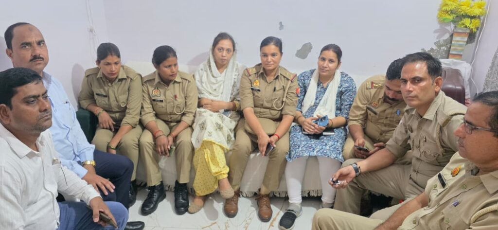 कांग्रेस जिला उपाध्यक्ष डॉ०शाजिया नाज एडवोकेट को पुलिस ने किया हाउस अरेस्ट,वोट चोरी के मुद्दे को लेकर विधानसभा में पद यात्रा निकालने के लिए जुटा रही थी समर्थकों की भीड ,,,